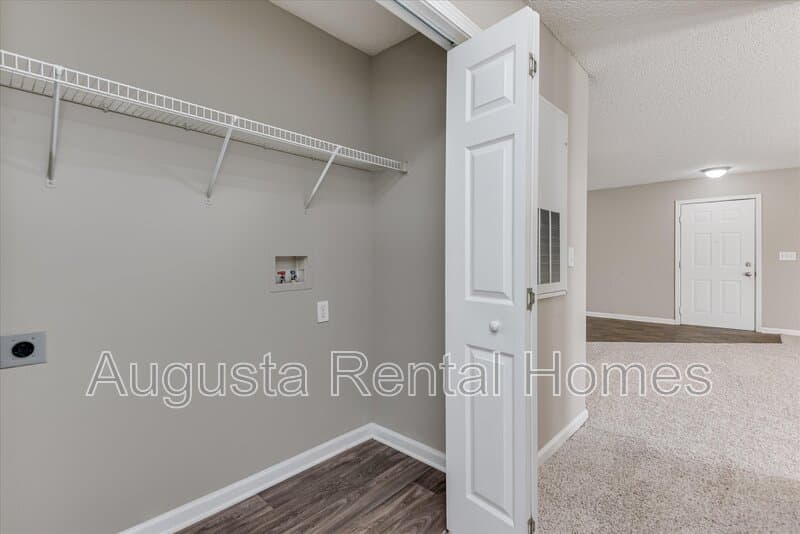 Edgefield Condo: 320 Peachtree Street - 325-21
