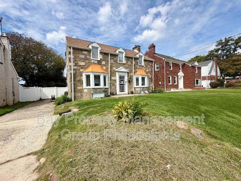 Philadelphia House: 6522 N American St