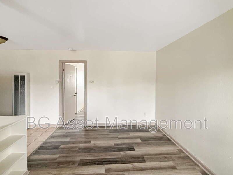 Sacramento Condo: 714 Darina Avenue
