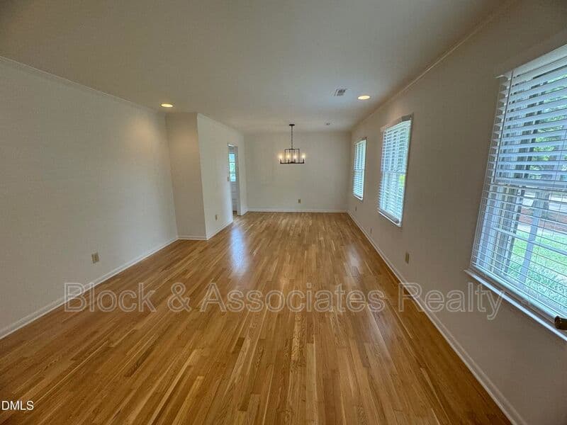 Raleigh House: 3516 Peach Haven Court
