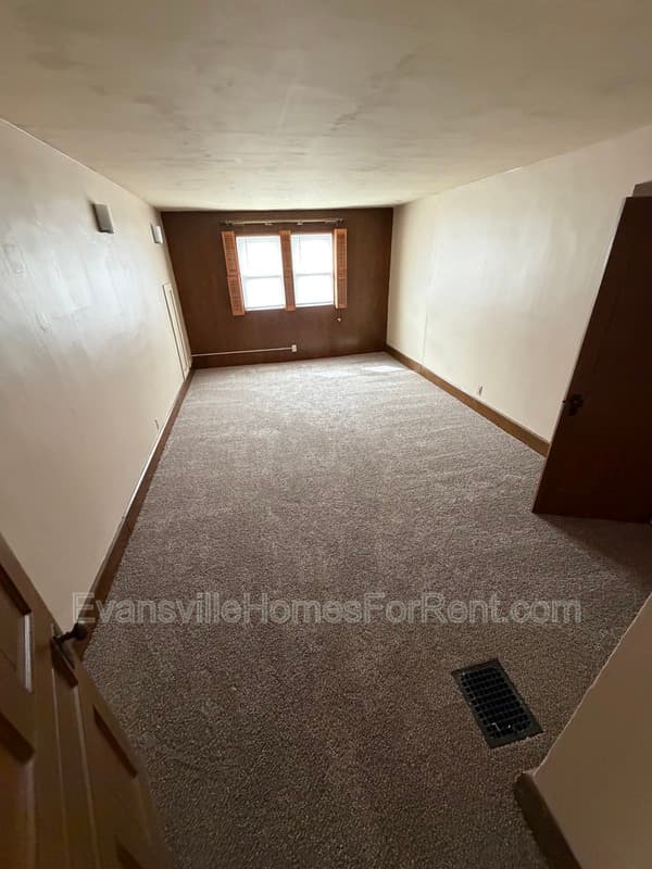 Evansville House: 737 East Virginia Street