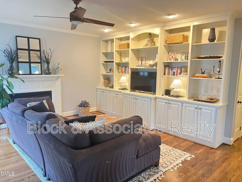 Raleigh House: 2200 Misskelly Dr