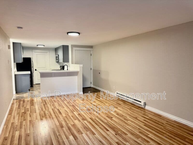 Kirkland House: 746 Kirkland Circle F102