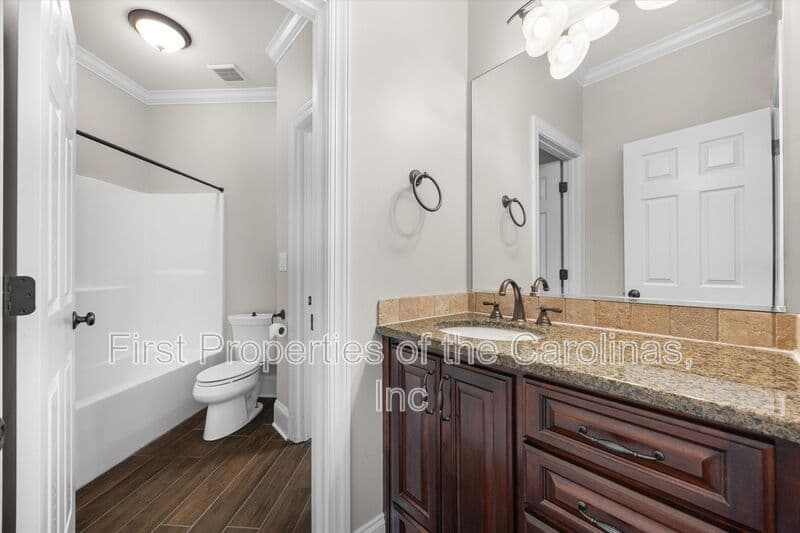 Lake Wylie House: 334 Stone Cliff Lane