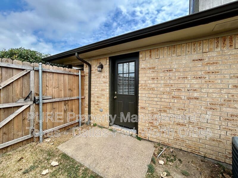 North Richland Hills Condo: 7514 Connie Lane