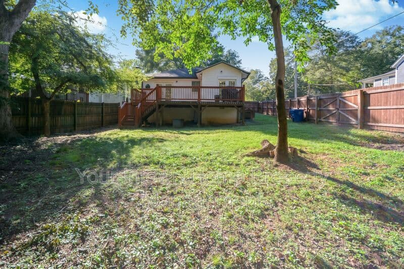 Atlanta House: 1420 Beatie Ave Sw