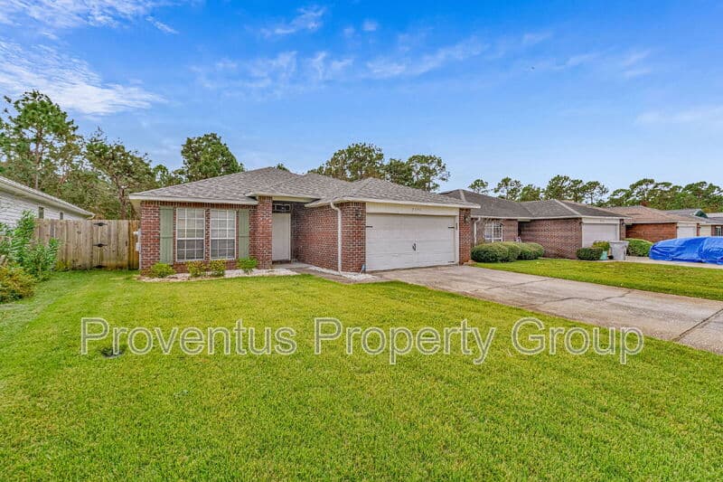 Navarre House: 2058 Catline Circle