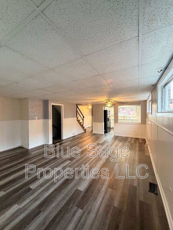 Folcroft Townhome: 2118 Valleyview Dr