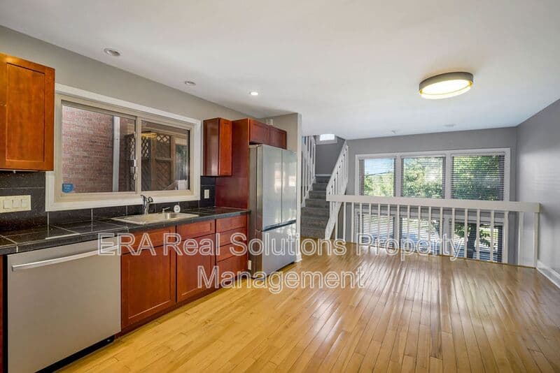 CIncinnati Condo: 2132 Gilbert Ave.