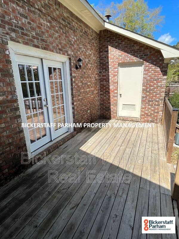 Columbus House: 6360 Olde Town Drive