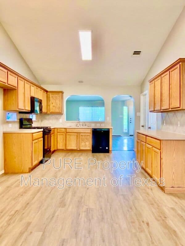 Round Rock House: 932 Monadale Trl