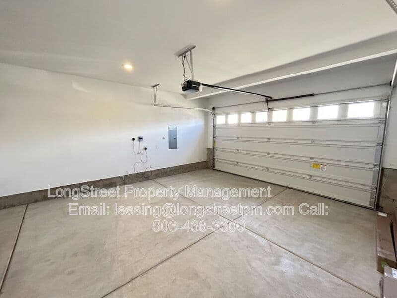 Adair Village House: 7237 SE Berg Dr