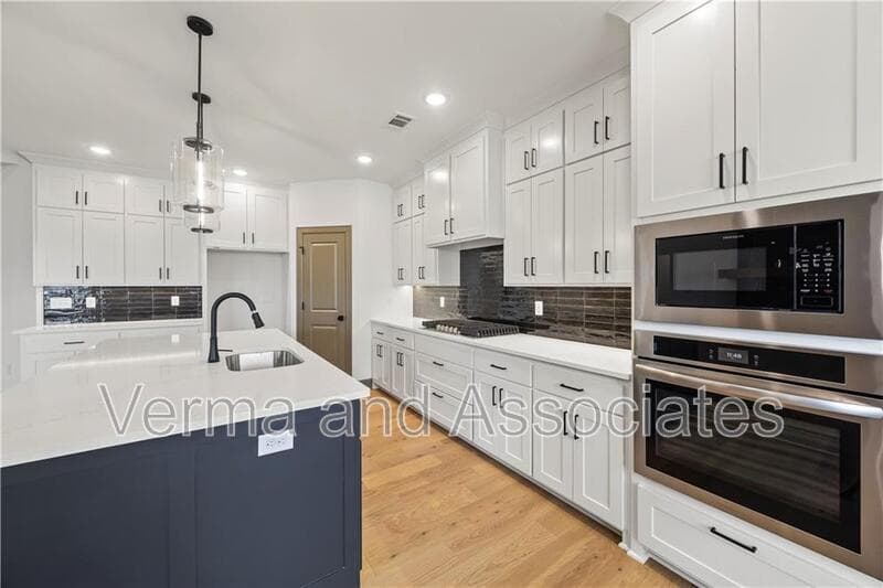 Centerton House: 1241 Mammoth St
