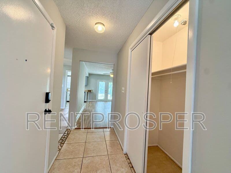 Altamonte Springs House: 914 Little Bend Road