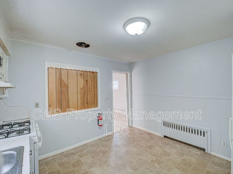 Manville House: 719 Newark Ave