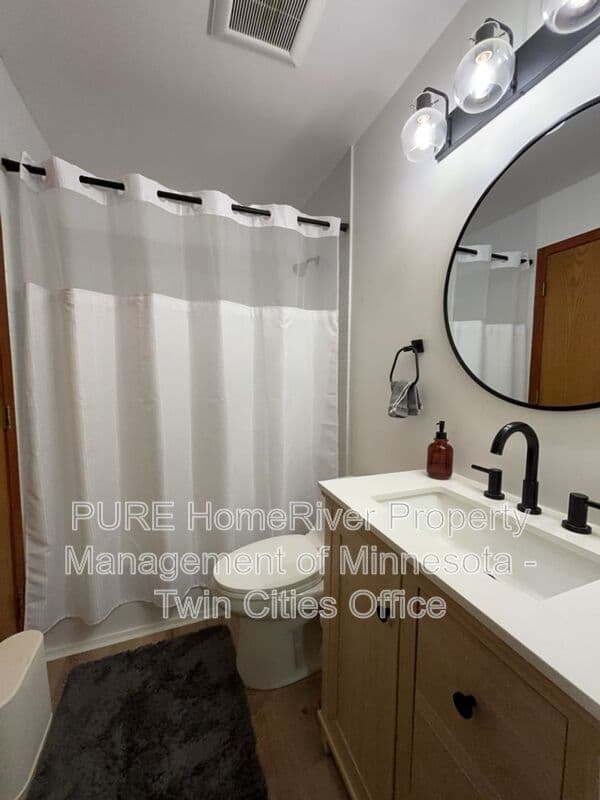 Coon Rapids House: 12394 Magnolia Cir Nw