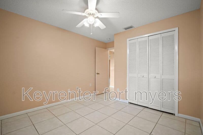 Cape Coral House: 4406 Santa Barbara Blvd