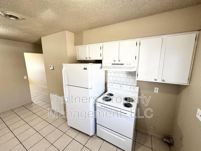 Gentry Condo: 95 Pine Avenue - 2