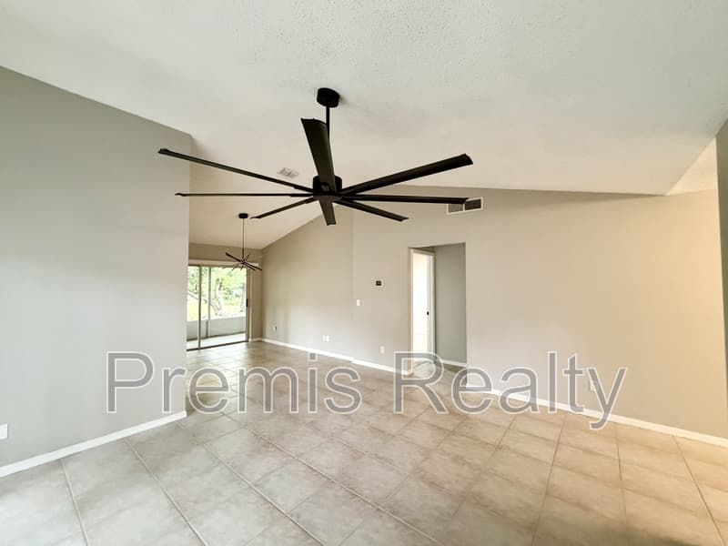 Palm Harbor Condo: 102 Steeplechase Lane