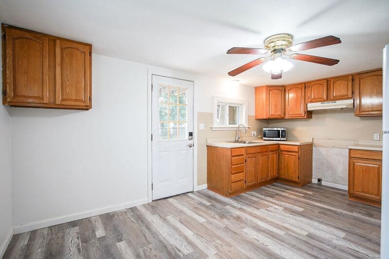 Chicopee Condo: 83 Thomas St