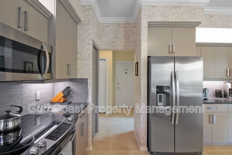 Nokomis House: 2107 Calusa Lakes Blvd