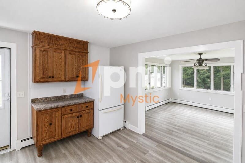 Mystic House: 90 Nantucket Dr