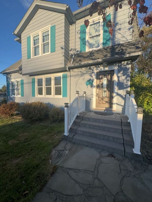 Stroudsburg House: 528 Lindbergh Avenue