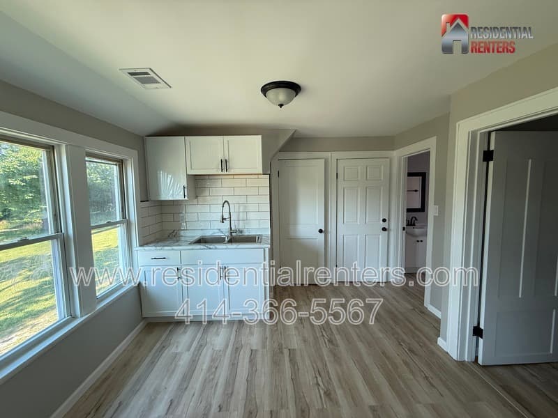 Milwaukee Condo: 3351 N 6th Street