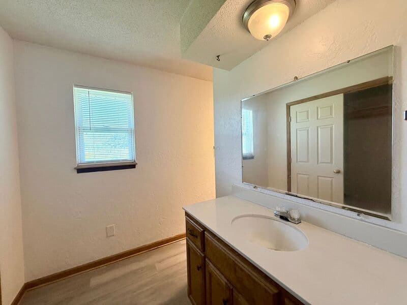 Excelsior Springs House: 1405 Neil Lane