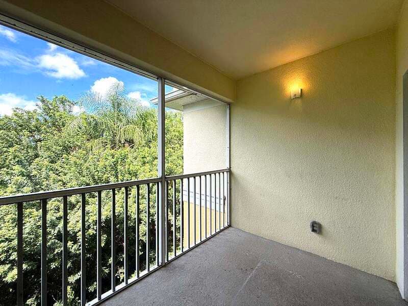 Ruskin Condo: 431 Newmont Circle - 202