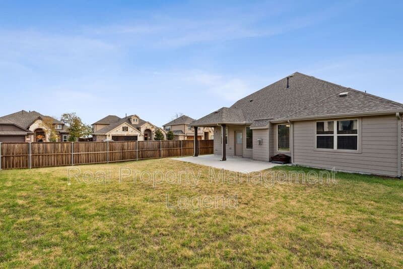 Aubrey House: 1833 Meadow Trail Lane
