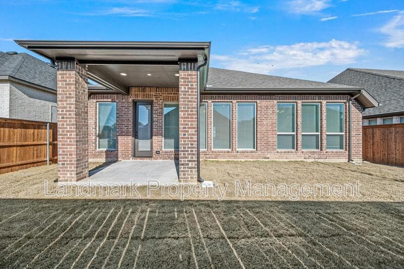 Mansfield House: 1822 Buckeye Lane