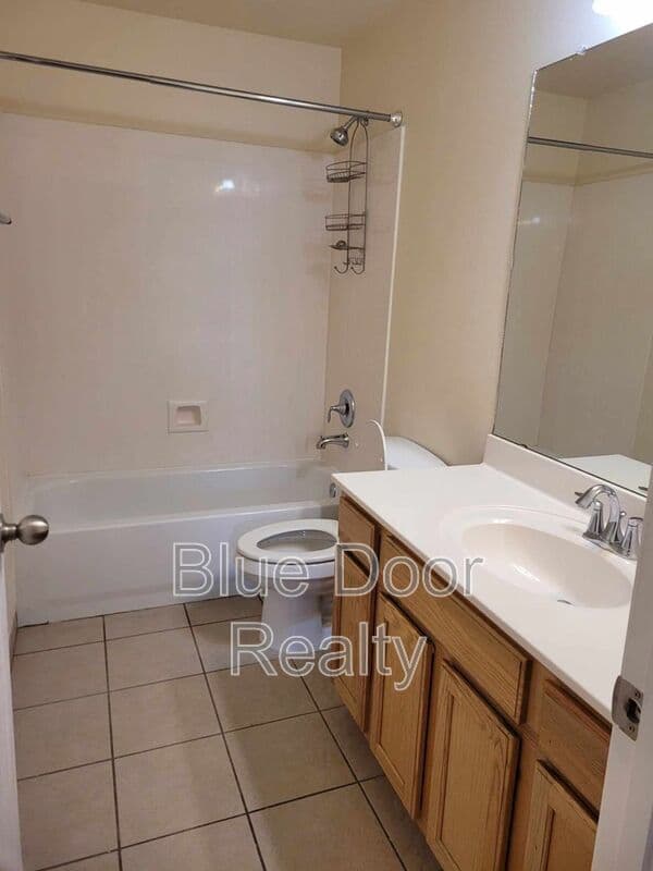Albuquerque Condo: 2401 Chelwood Park NE