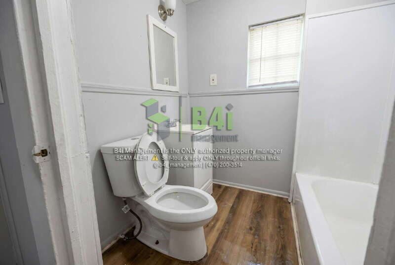 Macon House: 1240 Rocky Creek Rd