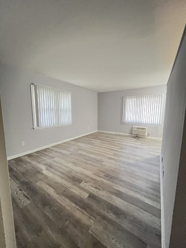 Wayne Condo: 35505 Michigan - Apt 2