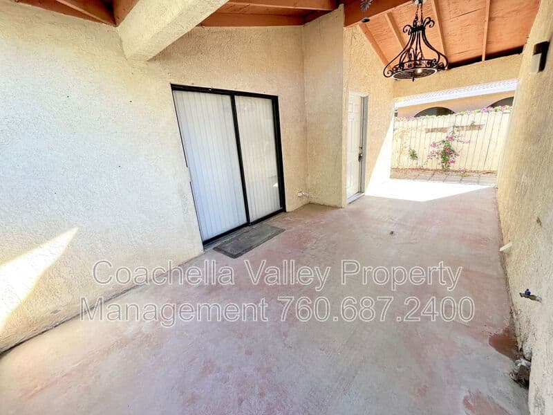 Cathedral City House: 32244 Navajo Trail