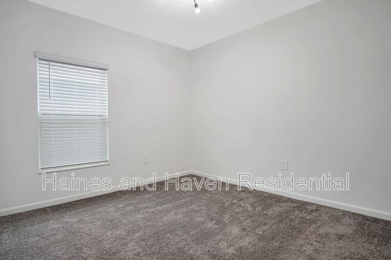 Winter Haven House: 1688 Teagan Ln