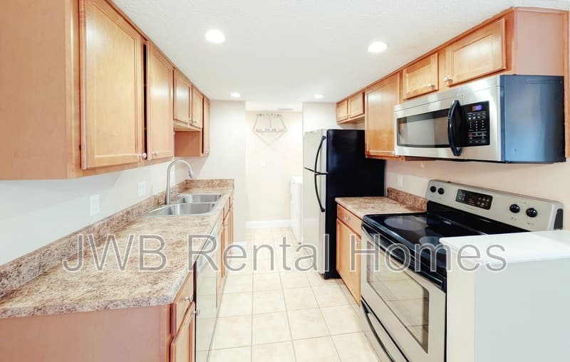 Jacksonville Condo: 3737 Loretto Rd #407