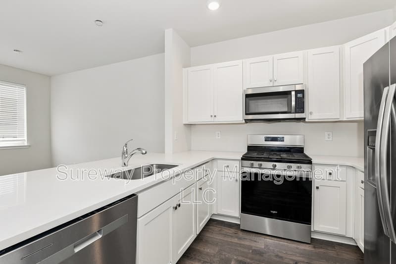Glassboro Townhome: 336 Mazzeo Dr