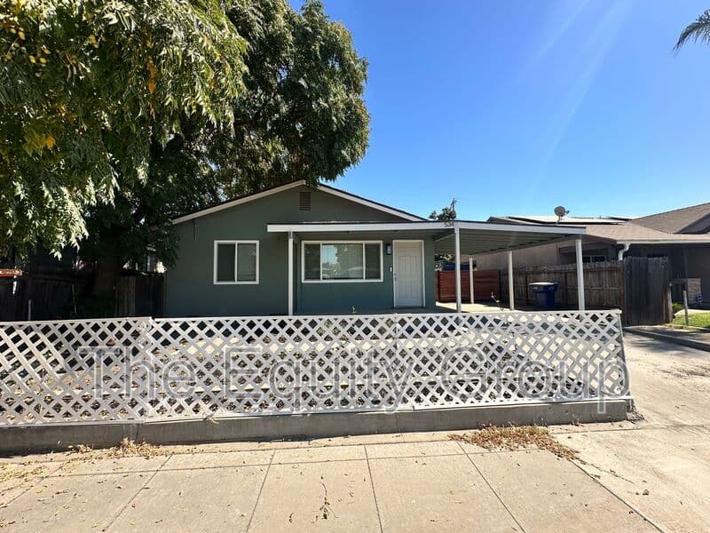 Tulare House: 534 South Los Angeles St