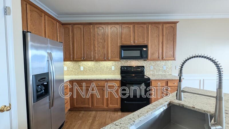 Kennesaw Townhome: 1747 Oakbrook Ln