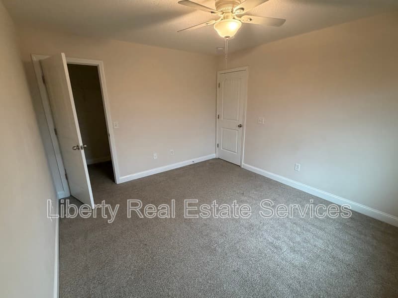 Hinesville House: 224 Whipple Ave