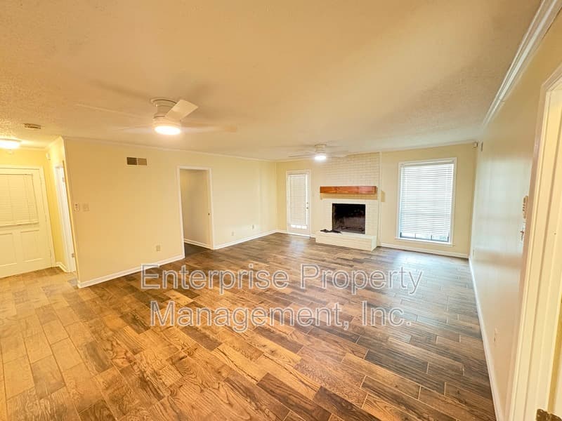Collierville House: 1116 Simmonsridge Drive