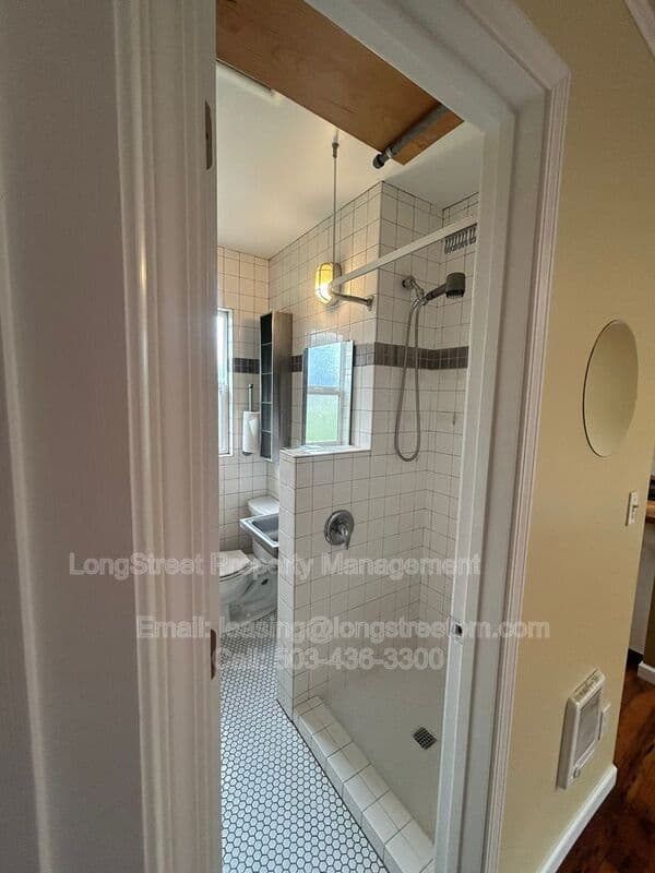 Portland House: 4819 NE 50th Pl