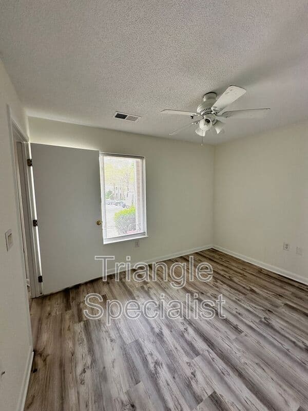 Raleigh Condo: 1420 Collegiate Circle