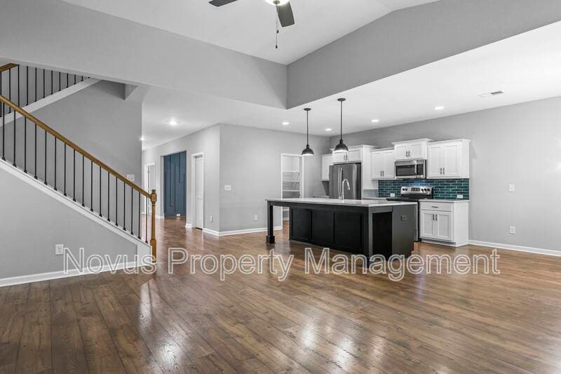 Carrollton House: 122 Cedar Park Way
