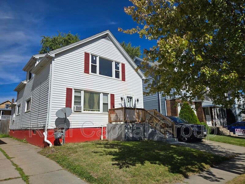 Tonawanda Condo: 180 Euclid Ave