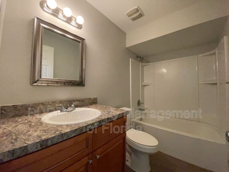 Ocala House: 3650 NE 41 Street