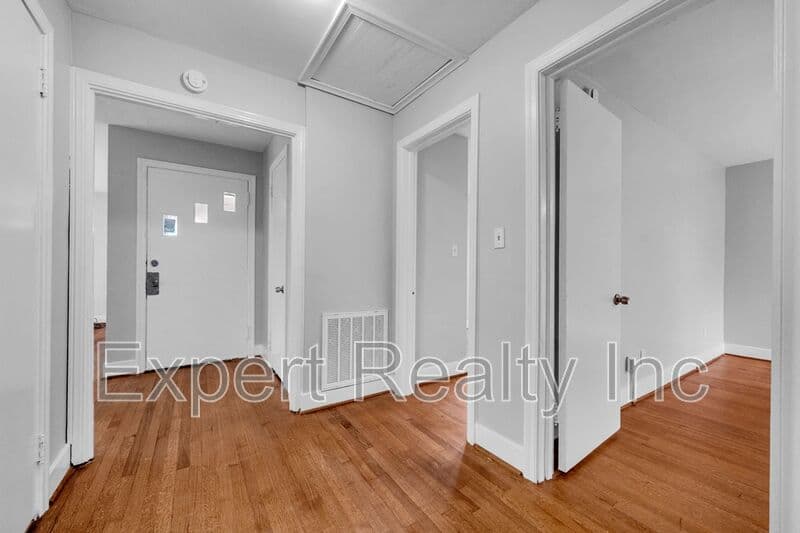 Birmingham House: 1025 45th Street Ensley