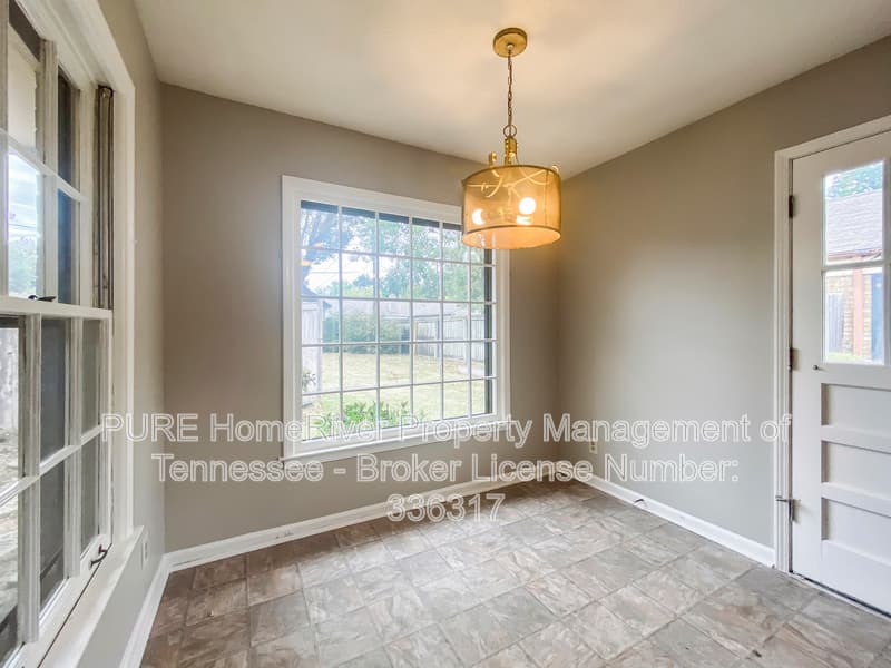Memphis House: 5654 Chapman Ave